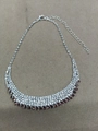Collier ras du cou argenté avec franges en strass bordeaux profonds et couches de cristaux - Argent-Violet