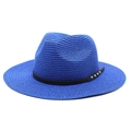 Sommerlicher blauer Strohhut im Panama-Stil mit schwarzem Lederband und Goldnieten - M (56-58cm) / Saphirblau