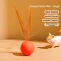 Oranje rubberen kattenbal met lange veren voor interactief spel met huisdieren - Oranje