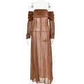Dettaglio dell'abito in mesh marrone con spalle scoperte, texture arricciata e inserti in raso - Taglia S / Marrone