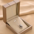 Collier à double anneau argenté serti de zircons présenté dans son coffret cadeau - 8821-argent