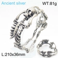 Macro detail of ancient silver gothic skeleton bracelet showing dimensions 210x36mm and 81g - Punk Retro (KB170290-KJX) / Antique Silver