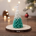 Christmas tree scented candle in green and white gradient design on wooden tray - Dark Green Cedar Tree (Watery Pomelo) / 5.7x9.5cm
