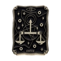 Vintage-Tarot-Anstecknadel Gerechtigkeit mit schwarzer Emaille und Golddetails in Geometrie - Gerechtigkeit