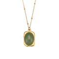 Collar vintage dorado con cadena ondulada y colgante ovalado de piedra natural verde - Oro-Piedra Verde