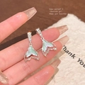 Orecchini a perno a coda di pesce argento con sfumatura verde cangiante - Coda di Pesce Verde Cangiante Argento