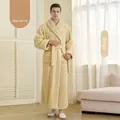 Accappatoio lungo in pile corallo crema spesso con collo a scialle e cintura da uomo - M / Giallo Crema (Uomo)