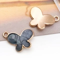 Goldener Schmetterlingsanhänger mit dunkelgrauem Emaille für DIY-Schmuck - Schwarzer Schmetterling (17x13 mm)
