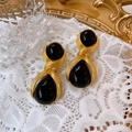 Orecchini vintage dorati con cristalli neri ovali e a goccia su sfondo in pizzo - Stile Perno Argento - Gemma Nera Intrecciata (24#) / Eco-Nero