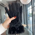 Guanti invernali termici neri da donna con fiocco e bordo in finta pelliccia - Taglia unica / Stile collo in pelliccia con fiocco nero