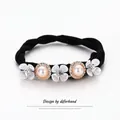 Elegante accessorio per chignon nero con perle e decorazioni a fiori di strass - Conchiglia & Perla