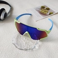 Neon grüne und hellblaue Kinder Sportsonnenbrille mit bunten verspiegelten Gläsern - Grüner Rahmen Blaues Quecksilber