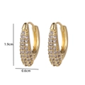 Guía de medidas para pendientes de oro y circonitas: altura de 1,9 cm y una anchura de 0,6 cm - Estilo Redondo Pavé de Varias Filas (M)