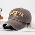 Casquette de baseball en coton lavé marron foncé avec broderie Brooklyn jaune vintage - Réglable / Café