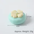 Jouet donut vert menthe 4cm avec relief coeur LOVE jaune et détail de perle - Modèle uniquement / Donut Trèfle Bleu