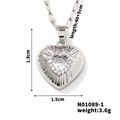 Detailansicht des Herzanhängers mit 40+5cm Kettenlänge und 1,9cm Zirkonia Herzmaßen - Silber-Weißer Zirkonia