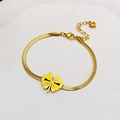Bracciale a quadrifoglio dorato con catena serpente piatta e ciondolo a cuore - Bracciale quadrifoglio / Oro