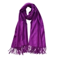 Écharpe violette douce au toucher cachemire avec franges sur un fond blanc épuré - 70*200cm / Violet