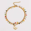 Pulsera de doble capa de oro con mariposa, cuentas de colores y cierre de mosquetón en blanco - Pulsera de Mariposa