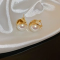 13# Clip per Orecchio - Perla Semircircolare Oro