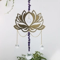 Attrape-soleil lotus doré avec pierres d'améthyste et prismes de cristal suspendus - Lotus Bronze + Améthyste / 33CM