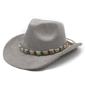 Détail du chapeau de cowboy en daim gris avec perles turquoise et ruban ethnique - M (56-59cm) / Gris