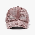 Gorra de béisbol de mezclilla desgastada en púrpura vintage con detalles rotos - Ajustable / Rojo (24A211)