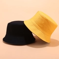 Detalle de sombreros bucket de color sólido con costuras reforzadas en negro y amarillo - M (56-58cm) / Negro + Amarillo