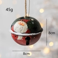 Retro-Eisen-Weihnachtsglocke mit Weihnachtsmann-Muster und 8cm Durchmesser in Rot-Grün - Weihnachtsmann Stil Dunkelgrüner Hintergrund