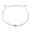 Handgefertigtes weißes Perlenarmband mit blauem Evil Eye Anhänger und Kordelzug - Weiß