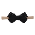 Dettaglio del fiocco in pizzo nero e della fascia elastica in nylon per neonati - Nero (3)