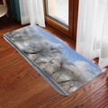 Tappetino in flanella con foresta innevata invernale in azzurro e bianco su legno - 40x60cm / Foresta di neve blu cielo (4)