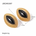 Detailansicht ovaler Ohrringe aus 18k vergoldetem Edelstahl mit schwarzem Achat - Gold Stil (JDE2401007) / Gold
