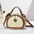 Mini crossbody handtas met geruit patroon, kattenhanger en zijden sjaal aan handvat - Beige Schaakbord / Kattenhanger / Kat Wit