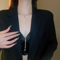 Elegante collar en Y plateado con cristales brillantes y una perla blanca colgante - Estilo en Y de Perlas de Diamantes Completos (48#)