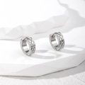 Fashionable men's stainless steel hoop earrings with geometric cross-pattern texture - Silver Plaid