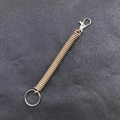 Elastischer beiger Spiralfeder-Schlüsselanhänger mit Karabiner und Metallringband - 25mm Ring / Kaffeebraun