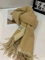 Zweiseitiger Schal in Khaki und Beige mit Kaschmir-Gefühl, Fransen und Textiletikett - Camel