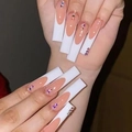 Uñas postizas francesas largas rosa nude con puntas blancas y cristales púrpuras - Estilo de Diamantes de Imitación con Punta Blanca Francesa (SGCY-241) / Tipo de Pegamento