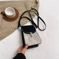 Minimalistische schwarz-beige quadratische Handtasche mit Silber-Verschluss - Schwarz Patchwork Grau
