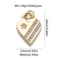 Detailweergave van een gouden hart hanger met afmetingen 20x12mm en legering materiaal - Micro-ingelegde Hart Hanger (003)