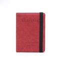 Porta passaporto RFID rosso scuro con cinturino elastico nero e finitura in pelle opaca - Rosso