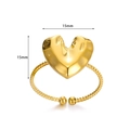 Detailansicht des 18K vergoldeten Edelstahl-Herzrings mit 15mm Größenabmessungen - Minimalistisches Herz (JZ6141) / Gold