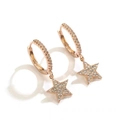 Pendientes de aro en oro rosa con colgante de estrella y cristales pavé brillantes - Aros de Estrella Oro Rosa