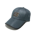 Detalle de gorra de béisbol azul grisáceo con malla transpirable y parche de logo G - M (56-58cm) / Gris