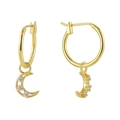 Elegante goldene Mondohrringe mit Zirkonsteinen auf neutralem weißem Hintergrund - Sichelmond (Goldene Mond Zirkonia Ohrringe) / Kupfer Vergoldet 18K / Gold