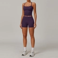 Ensemble de yoga violet foncé avec débardeur ajusté et short de sport à taille haute - S / Haut Et Bas / Débardeur + Short Prune