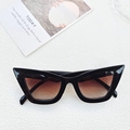 Chic cat eye glasses with black frames and gradient brown lenses in a trendy large style - Dark Brown