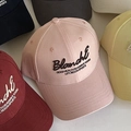 Casquettes de baseball structurées avec broderie Blanche en rose, bordeaux et autres - M (56-58cm) / Rose