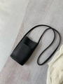 Bolso bandolera mini para móvil de cuero negro con textura de litchi y correa - Negro